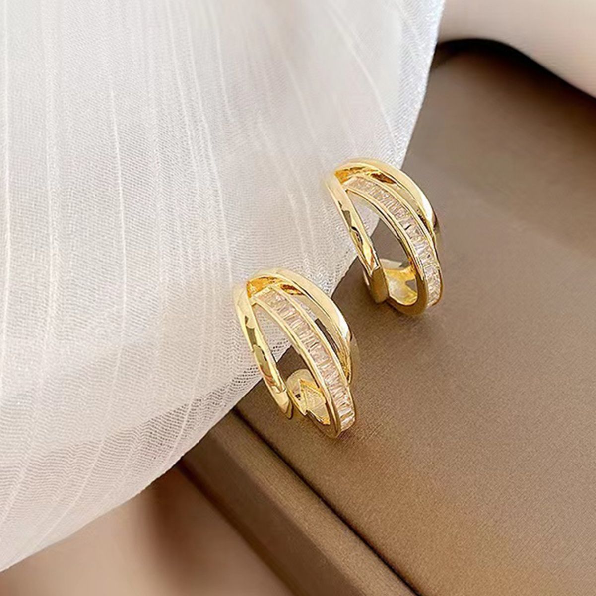 New Trendy Women's High-grade Earrings 925 Silver Zircon Earrings Ear
